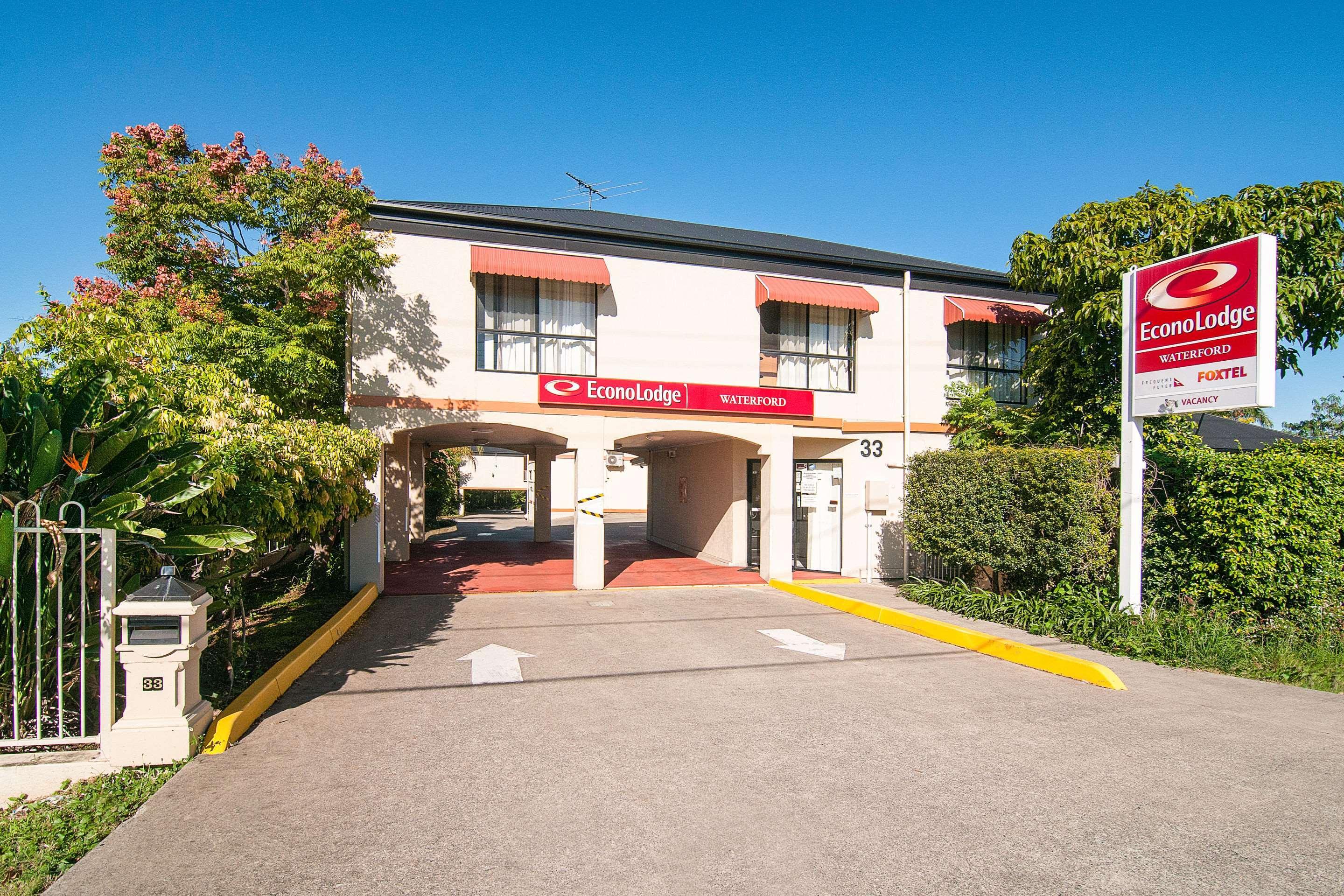 Econo Lodge Waterford Логанлі Екстер'єр фото