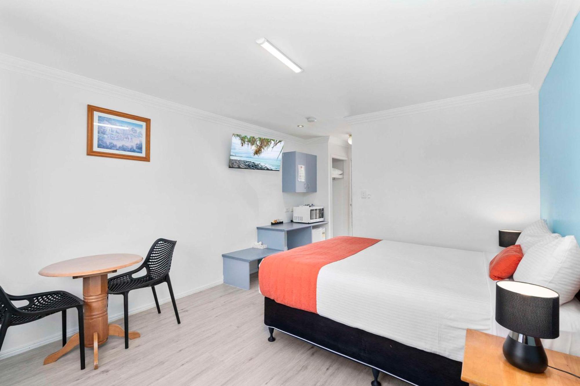 Econo Lodge Waterford Логанлі Екстер'єр фото