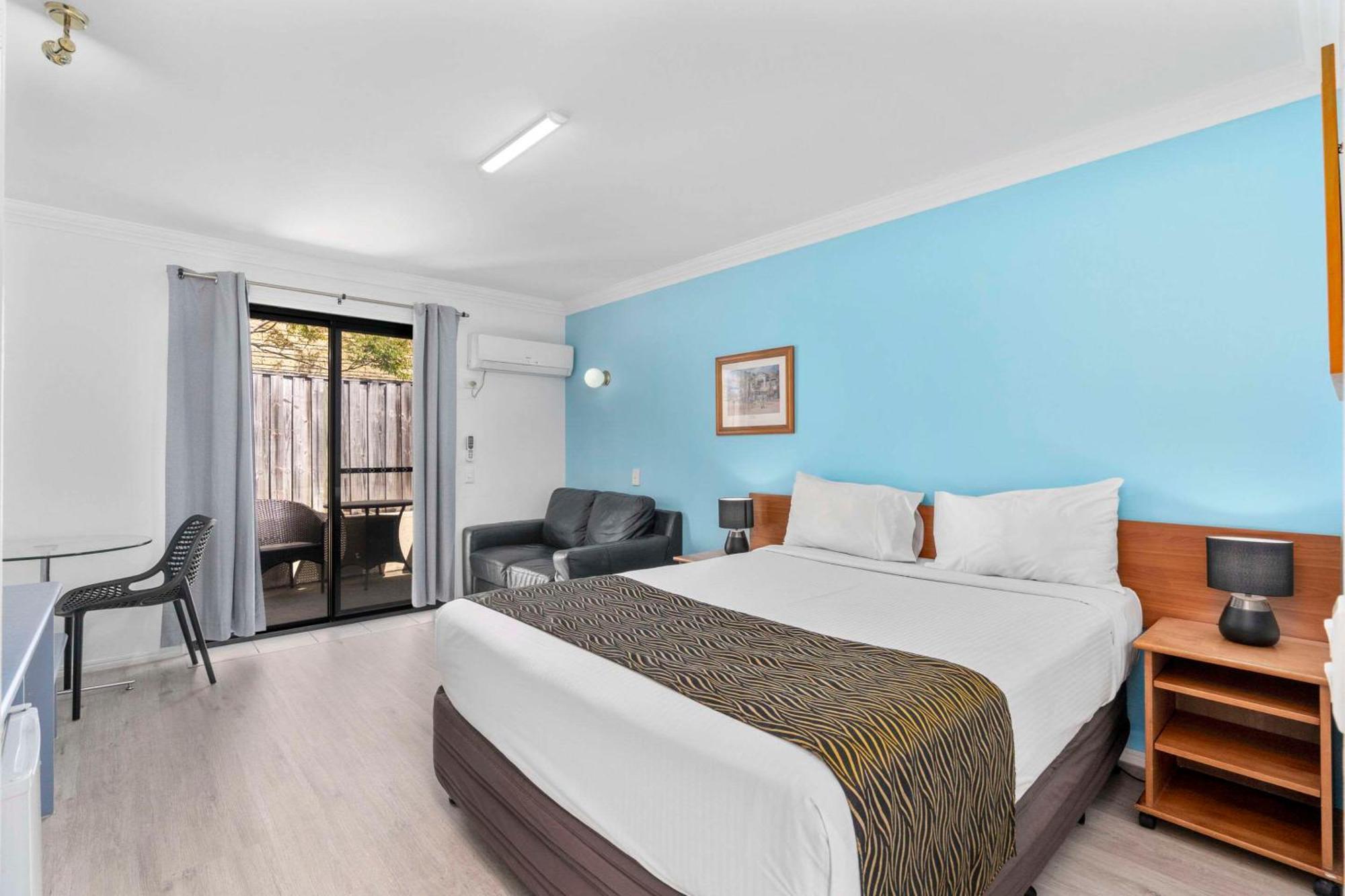Econo Lodge Waterford Логанлі Екстер'єр фото