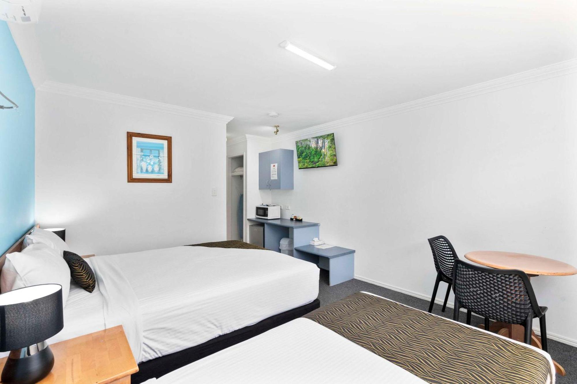 Econo Lodge Waterford Логанлі Екстер'єр фото
